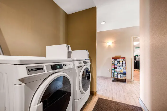 Quality Inn & Suites New Castle 4