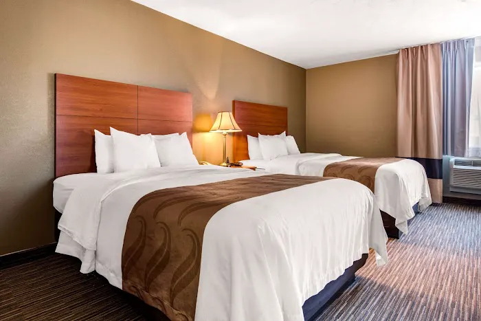 Quality Inn & Suites New Castle 4