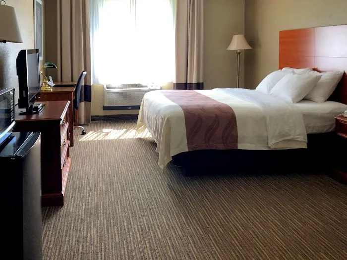 Quality Inn & Suites New Castle 4