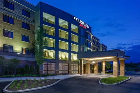 Courtyard Pittsburgh North/Cranberry Woods 4