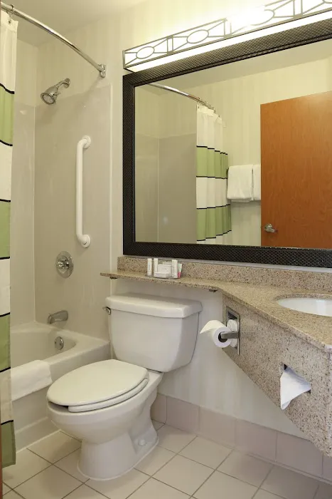 Quality Inn Cranberry Township 4