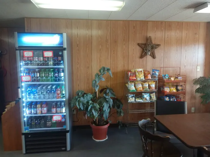 Kwik-Fill Plaza Motel 4