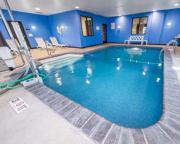 Comfort Suites 4