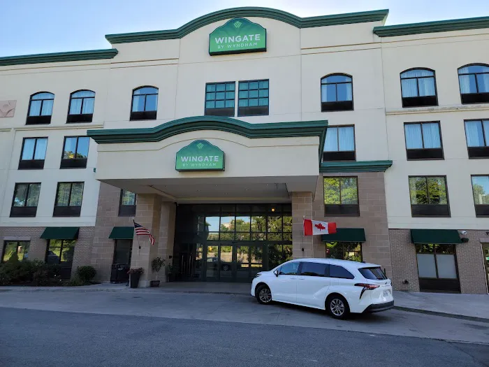 Wingate by Wyndham Niagara Falls 4