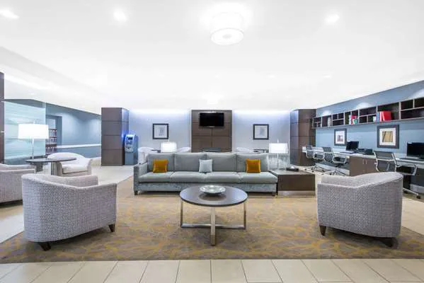 Wingate by Wyndham Niagara Falls 4