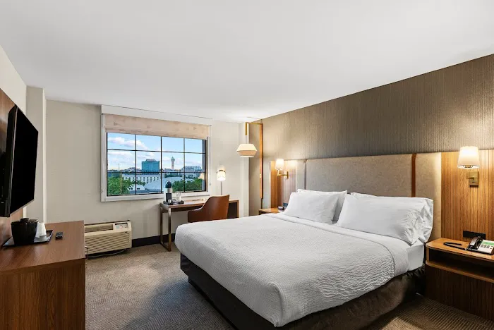 Holiday Inn Niagara Falls State Park Entry by IHG 4