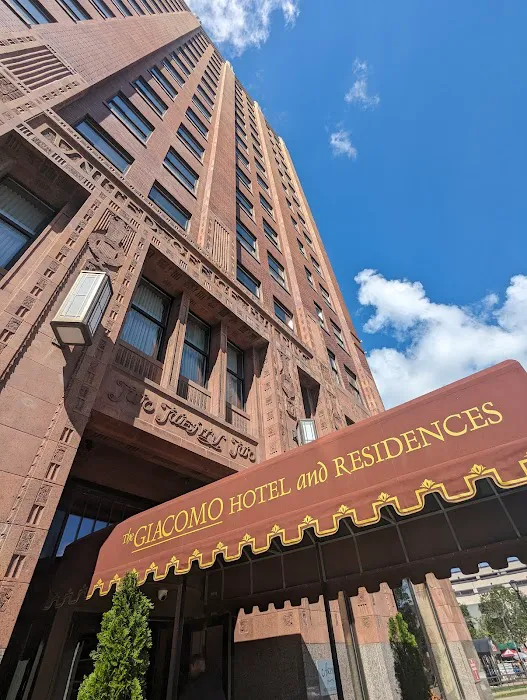 The Giacomo Hotel 4