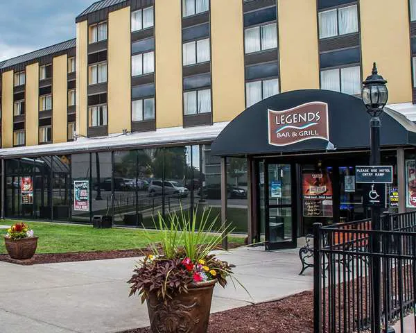 Quality Hotel & Suites At The Falls 4