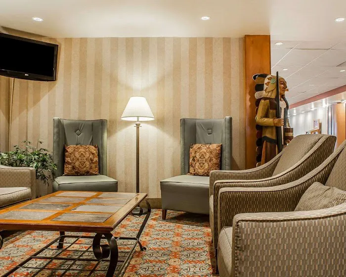 Quality Hotel & Suites At The Falls 4