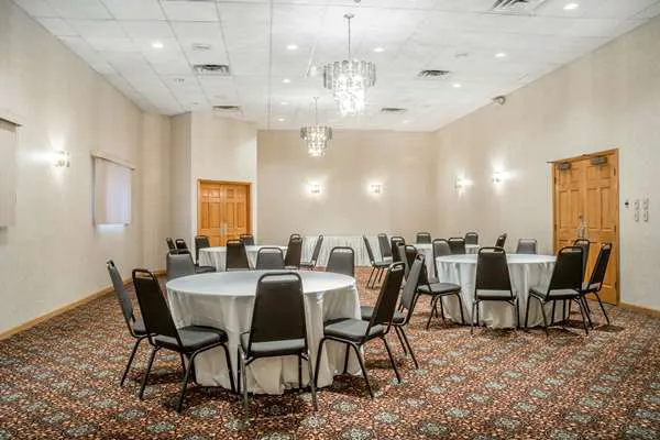 Comfort Inn The Pointe 4