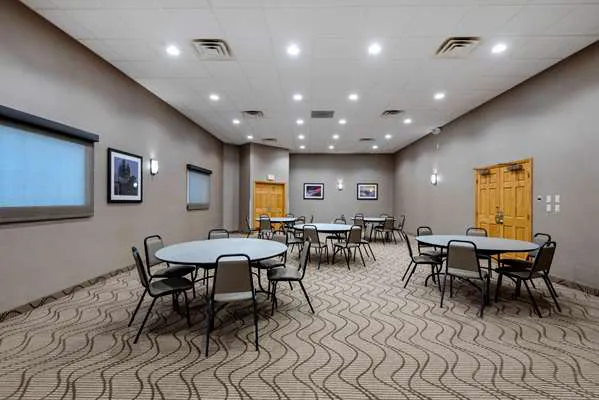 Comfort Inn The Pointe 4