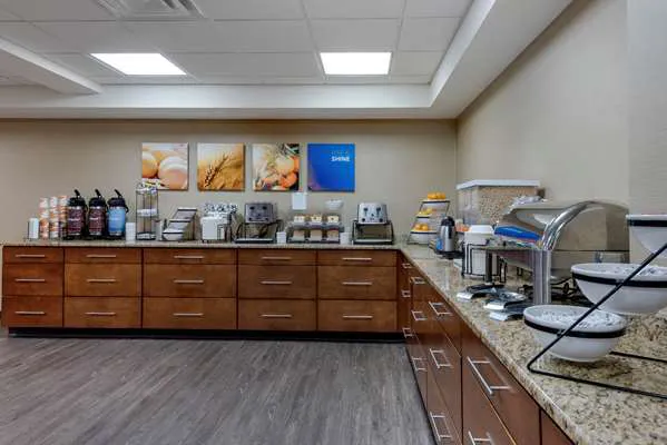 Comfort Inn The Pointe 4