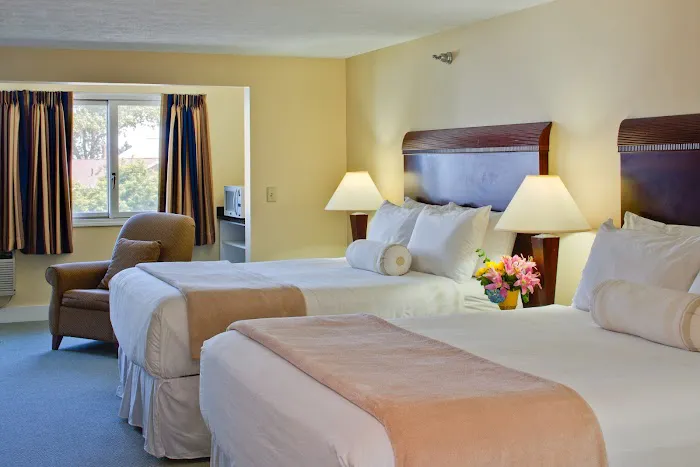 The Colonial Inn 4