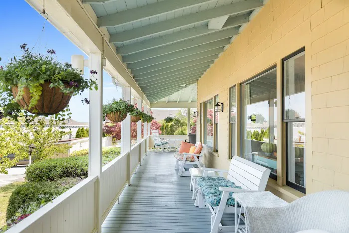 The Colonial Inn 4
