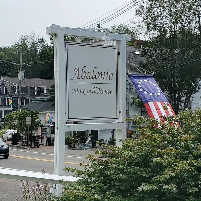 Maxwell House at the Abalonia Inn 4
