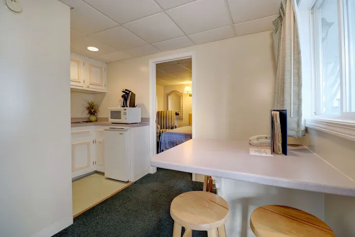 Sea View Inn 4