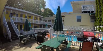 Beach Motel & Suites