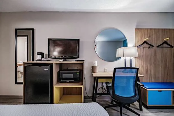 Days Inn by Wyndham Brunswick Bath Area 4