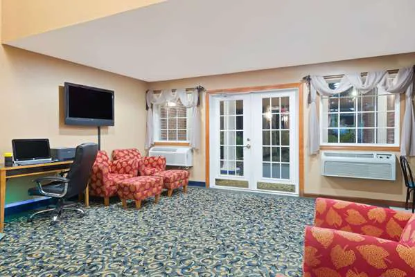 Days Inn by Wyndham Brunswick Bath Area 4