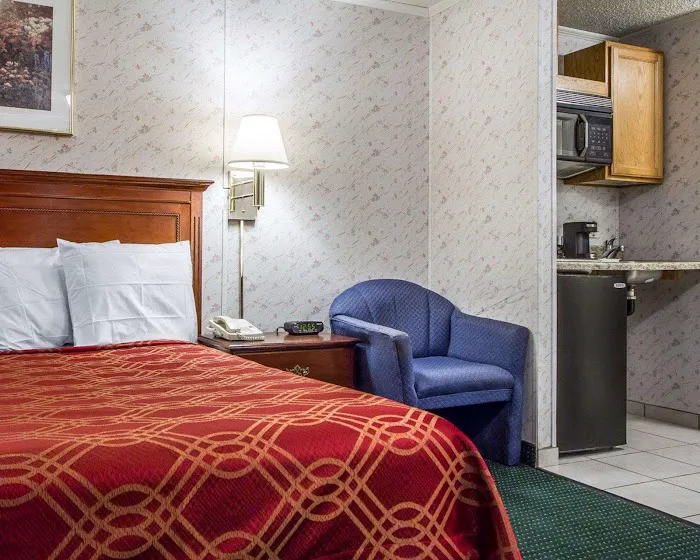 Rodeway Inn & Suites Brunswick near Hwy 1 5