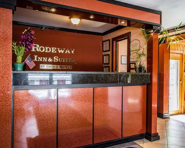 Rodeway Inn & Suites Brunswick near Hwy 1 5