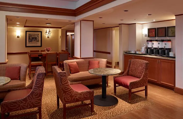 Hampton Inn Portland-Airport 4