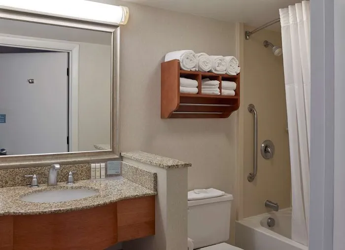 Hampton Inn Portland-Airport 4