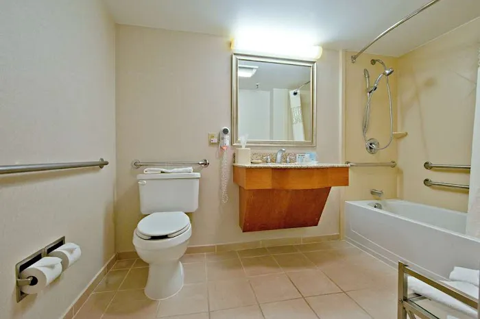 Hampton Inn Portland-Airport 4