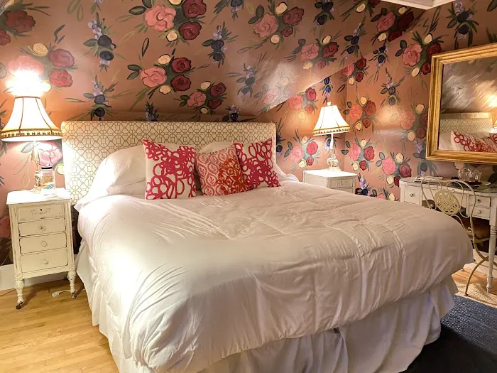 Pomegranate Inn 5