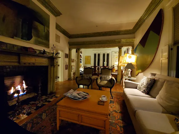 Pomegranate Inn 5