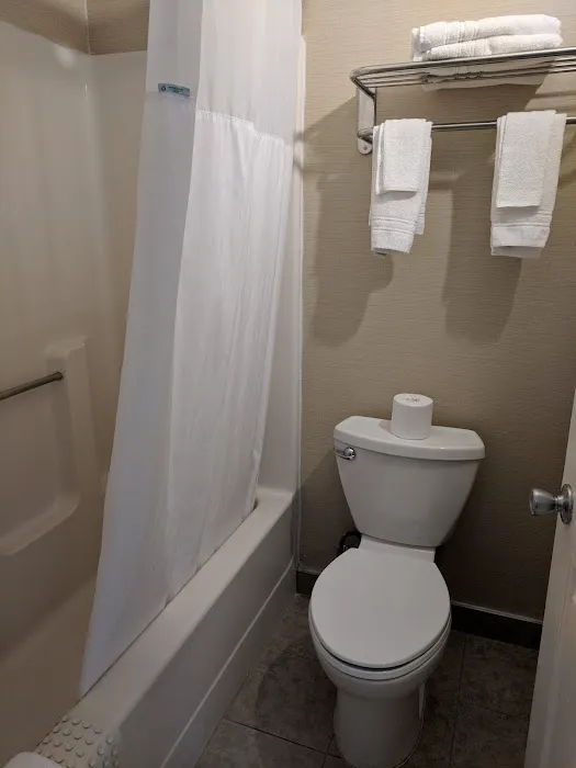 Days Inn by Wyndham Airport/Maine Mall 4