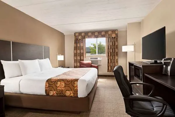 Days Inn by Wyndham Airport/Maine Mall 4