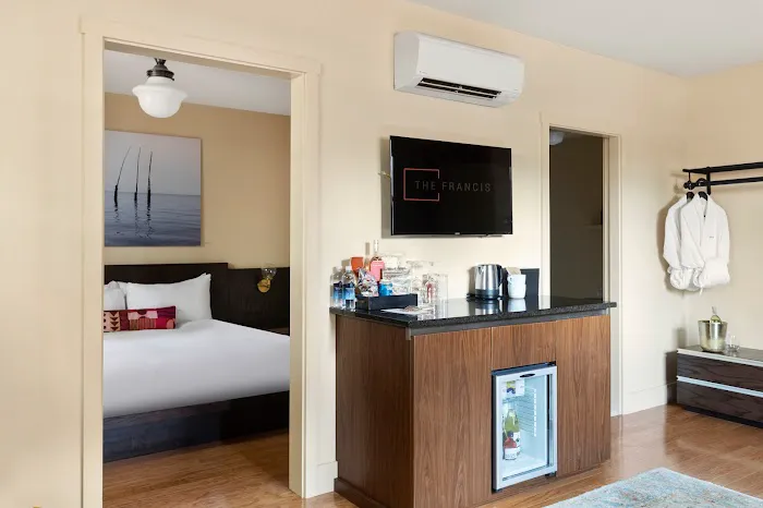 The Francis Hotel 5