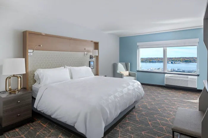 Holiday Inn Portland-By The Bay 5