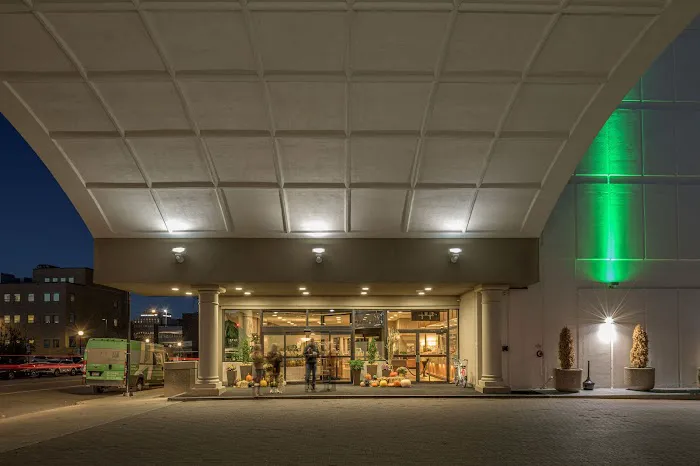Holiday Inn Portland-By The Bay 5