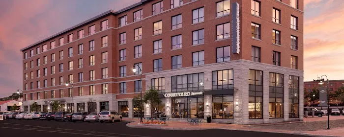 Courtyard Portland Downtown/Waterfront 5