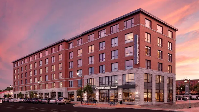 Courtyard Portland Downtown/Waterfront 5