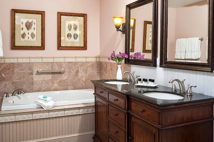 Grand Harbor Inn 5