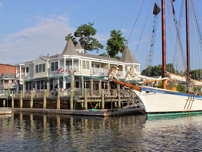 Grand Harbor Inn 5