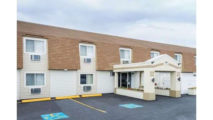 Super 8 by Wyndham Bangor 4