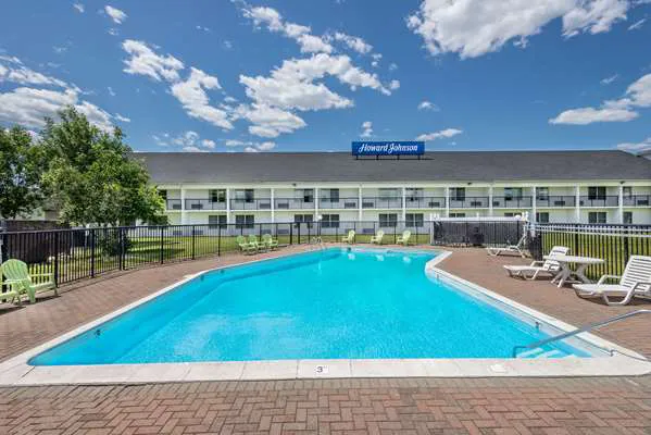 Howard Johnson by Wyndham Bangor 4
