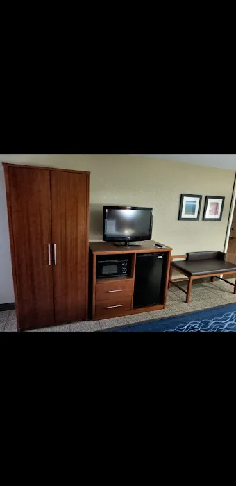 SureStay Plus Presque Isle Erie 4