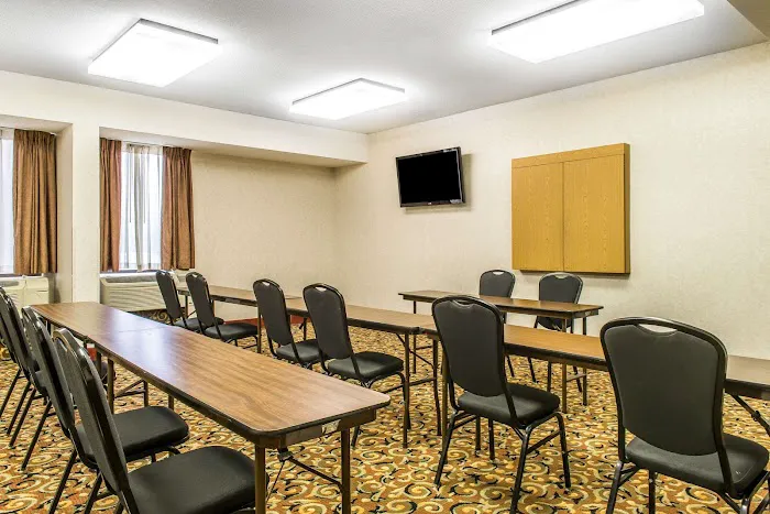 Comfort Inn 4