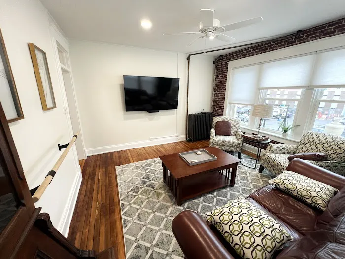 Downtown Altoona Luxury Furnished Apartments 4