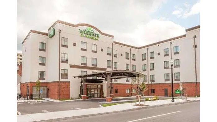 Wingate by Wyndham Altoona Downtown/Medical Center 4