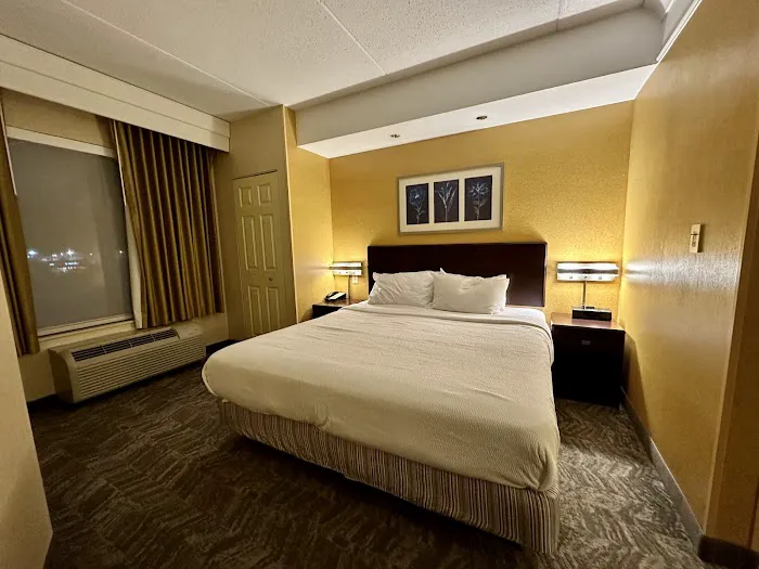 SpringHill Suites Pittsburgh Mills 4