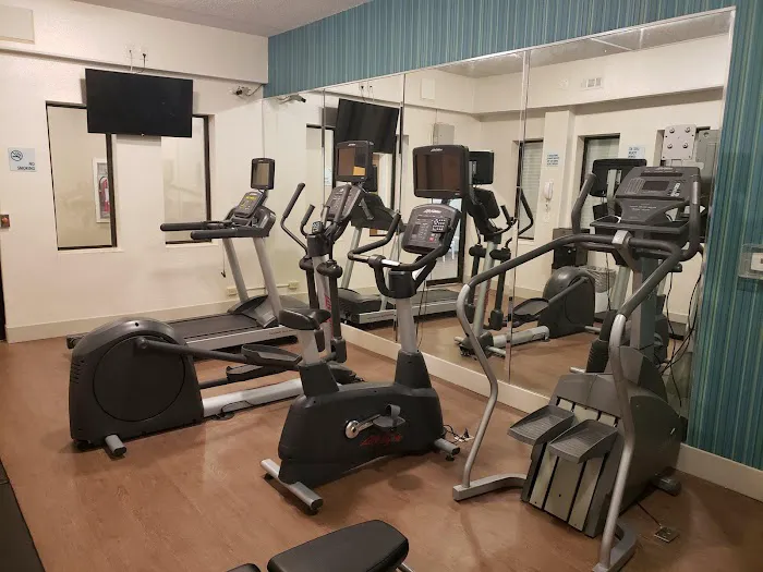 Holiday Inn Express Pittsburgh-North (Harmarville) by IHG 4