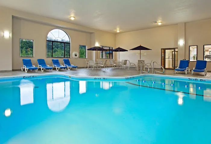 Holiday Inn Express Pittsburgh-North (Harmarville) by IHG 4