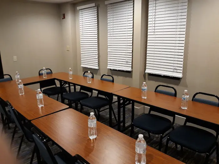 Holiday Inn Express Pittsburgh-North (Harmarville) by IHG 4