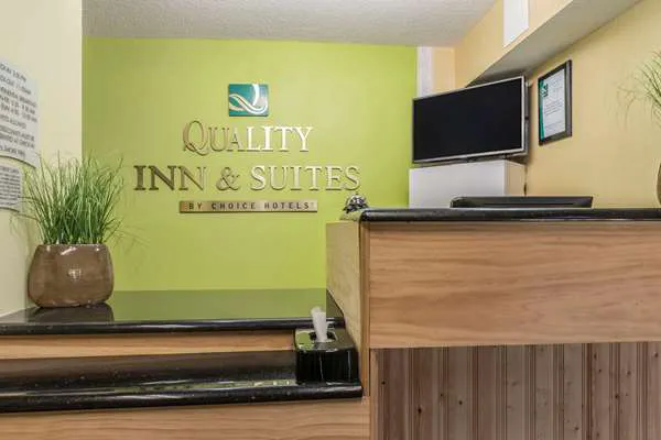 Quality Inn & Suites 4